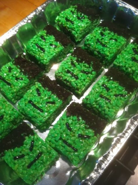 DIY - Sweet Treats : Incredible Hulk Rice Krispie Treats First Birthday Party Food, Superhero First Birthday, Hulk Birthday Party, Hulk Birthday Parties, Hulk Party, Avengers Birthday Party, Marvel Birthday, Marvel Birthday Party, Hulk Birthday