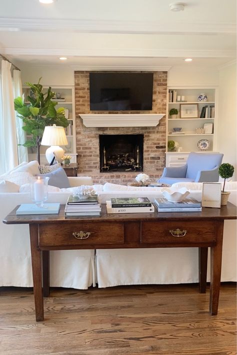 Southern Lane, Sofa Table Styling, Dream House Aesthetic, Lane Furniture, Family Room Decorating, Big Girl, Little House, House Inspo, Living Room Inspiration