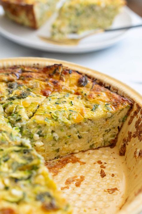 Crustless Cottage Cheese Zucchini Quiche - iFoodReal.com Zucchini Cottage Cheese Recipes, Cottage Cheese Zucchini, Zucchini Cottage Cheese, Cottage Cheese Quiche, Crustless Zucchini Quiche, Cheese Zucchini, Goat Cheese Quiche, Zucchini Quiche, Zucchini Cheese