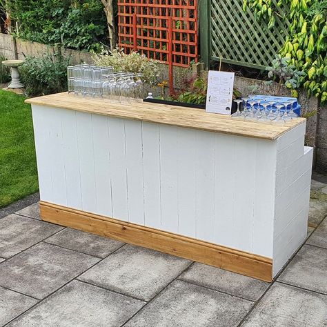 White Wooden Bar Hire, Elegant Bar Hire White Mobile Bar, Diy Portable Bar, Diy Indoor Bar, Portable Outdoor Bar, Portable Bars, Mobile Cocktail Bar, Venue Lighting, Mobile Bars, Bar Hire