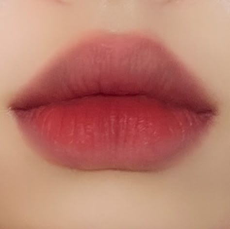 Rounded Cupids Bow Lips, Cupids Bow Lips, Heart Shaped Lips, Lips Inspiration, Pretty Nose, Lip Makeup Tutorial, Nose Shapes, Dark Feminine Aesthetic, Beauty Goals