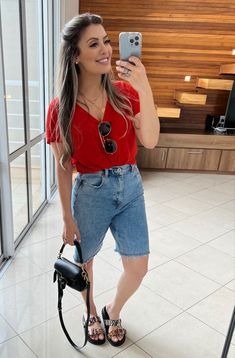 Outfits Com Shorts Jeans, Bermuda Short Outfits, Outfits Con Bermudas, Jean Bermuda Shorts Outfit, Bermuda Jeans Outfit, Look Bermuda Jeans, Bermuda Shorts Outfit Summer, Look Com Short Jeans, Rita Saraiva