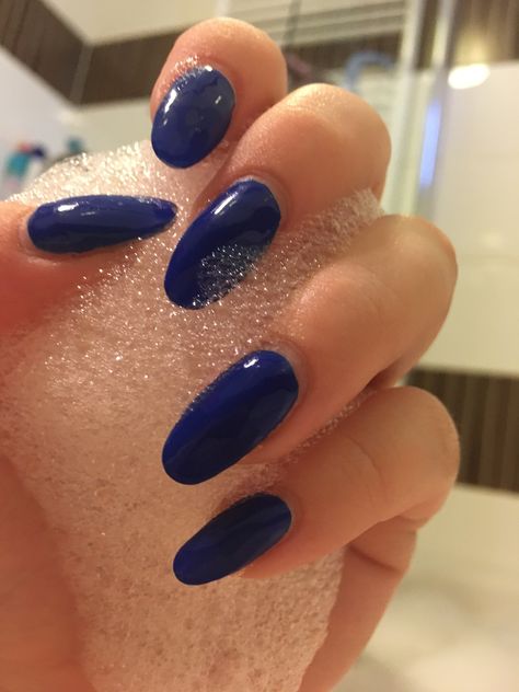 Royal blue nails oval shape. Oval Dark Blue Nails, Blue Nails Oval Shape, Dark Blue Nails Almond Shape, Midnight Blue Almond Nails, Dark Blue Oval Nails, Cute Nails Oval, Dark Royal Blue Nails, Blue Oval Nails, Dark Blue Almond Nails