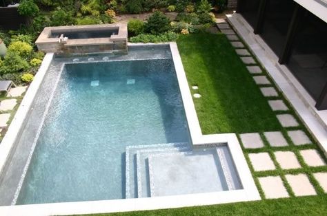 Swimming Pool - Minneapolis, MN - Photo Gallery - Landscaping Network Ideas De Piscina, Piscina Rectangular, Kleiner Pool Design, Moderne Pools, Geometric Pool, Small Pool Design, Modern Pools, Small Pools, Dream Pools