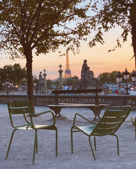 Paris In Spring, Spring In Paris, Tuileries Garden, Paris Dream, Paris Vibes, Parisian Life, Paris Aesthetic, Living In Paris, Paris Photography