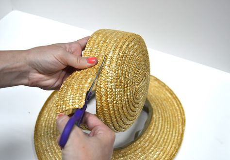 Hat Diy Ideas, Straw Hat Diy, Neutral Hats, 1940 Style, Fascinator Hats Diy, Vintage Summer Outfits, Vintage Straw Hat, Diy Straw, Fancy Ribbon