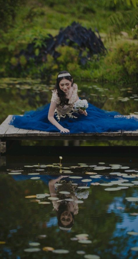 Photo Ideas For Quinceanera, Xv Pictures Ideas, Book De Fotos 15 Ideas, 15 Photoshoot Ideas, Quinceañera Pictures, Quince Picture Ideas, Quinceañera Photoshoot Ideas, Quince Photoshoot Ideas, Pre Debut Photoshoot