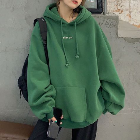 Oversized Hoodie Outfit Aesthetic, Green Hoodie Outfit, Hoodie Outfit Aesthetic, Oversized Hoodie Outfit, Fancy Shirt, Outfit Korean, Korean Streetwear, Womens Sweatshirts Hoods, Streetwear Y2k