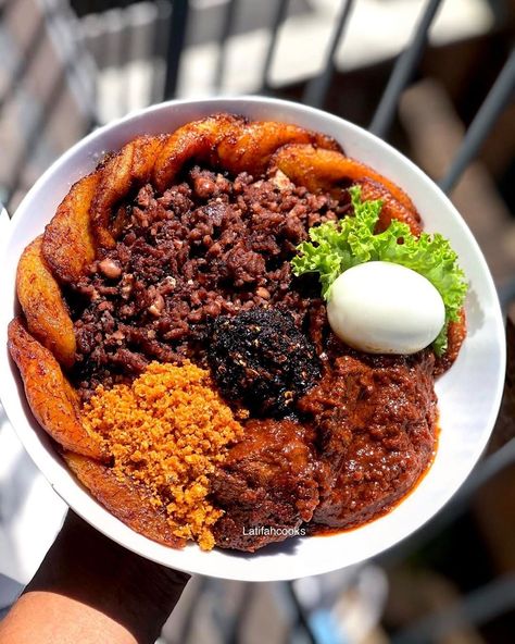 Gari And Beans Ghana, Beans And Plantain Ghana, Food In Ghana, Aesthetic African Food, Ghana Street Food, Rice And Stew Ghana, Healthy African Food, Waakye Ghana Recipe, Ghanaian Food Recipes