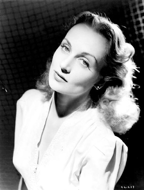 Carole Lombard Carole Lombard Clark Gable, Carole Lombard, Barbara Stanwyck, Classic Actresses, Marlene Dietrich, Actrices Hollywood, Hollywood Glam, Old Hollywood Glamour, Beauty Icons