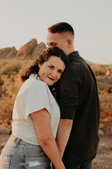 Couple Poses For Bigger Couples, Larger Couple Wedding Poses, Curvy Poses Photography Couples, Plus Size Photography Poses Family, Larger Couple Posing, Plus Size Family Photoshoot, Wedding Poses For Bigger Couples, Heavy Couple Poses, Curvy Engagement Photos