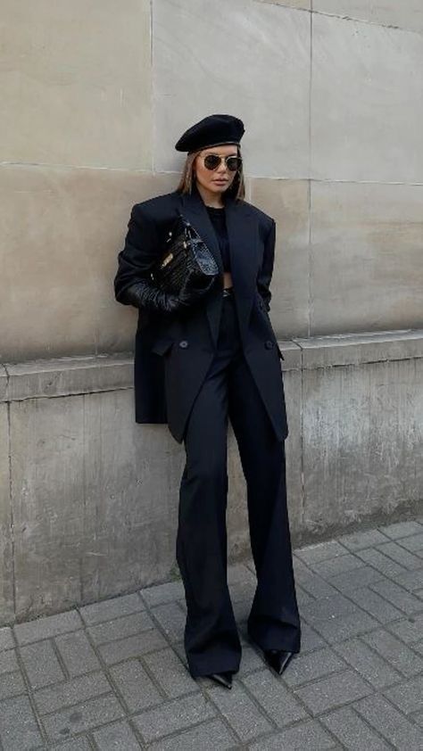 Elegant Fall Outfits 2024, Sporty But Classy Outfits, Modern Black Outfits, Black Coat Aesthetic Outfit, Black High Fashion Outfit, Black Dress Shirt Outfit Woman, Hats Women Fashion, Black Vest Outfits For Women Winter, Elegant Corset Outfit