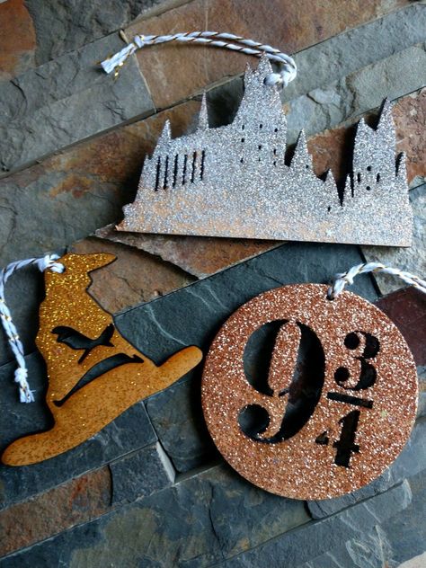 Welcome to Hogwarts Ornament Set | Etsy Deco Noel Harry Potter, Hp Christmas, Harry Potter Christmas Ornaments, Harry Potter Christmas Decorations, Harry Potter Ornaments, Stile Harry Potter, Harry Potter Christmas Tree, Harry Potter Crochet, Hogwarts Christmas