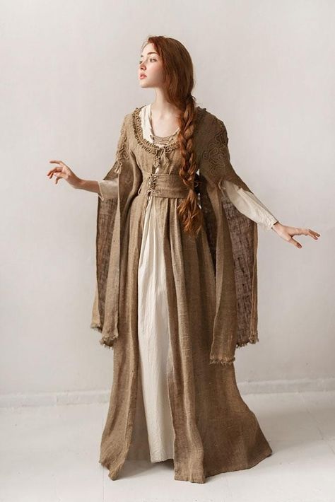 Medieval Outfit, Pagan Clothing, Aged Clothing, Medieval Woman, Fair Outfits, Oc Inspiration, Delicious Snacks, Medieval Costume, Medieval Clothing