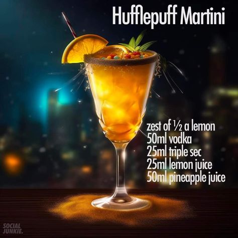 Harry Potter Cocktails Alcohol, Harry Potter Themed Drinks Cocktails, Harry Potter Breakfast Food Ideas, Harry Potter Inspired Cocktails, Harry Potter Drink Ideas, Hufflepuff Cocktail, Harry Potter Themed Cocktails, Harry Potter Halloween Food, Harry Potter Cocktails Recipes