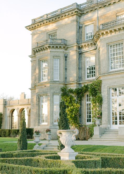 Wedding Venue Manor House, Chatsworth House Wedding, British Wedding Venues, Uk Wedding Venues English Country, Country Manor Wedding, Wedding Venue Uk, British Country Wedding, Country Estate Wedding, Hedsor House Wedding