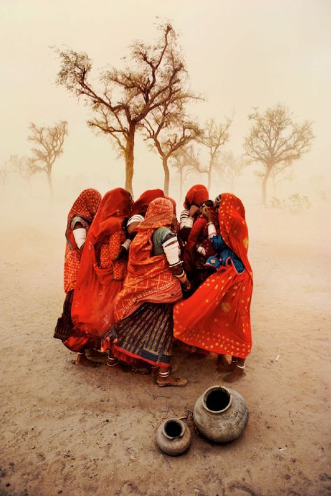 Steve Mccurry Photos, Exposition Photo, Saul Leiter, Steve Mc, Afghan Girl, Steve Mccurry, Dust Storm, Seni Cat Air, Magnum Photos