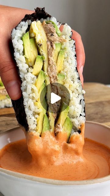 Emily Roz on Instagram: "ONIGIRAZU aka Japanese Sushi Sandwich 🥒🫶🏽💛  Sushi is one of my favourite things to make from scratch 😮‍💨 I’m also telling you that this sushi rice recipe is fail-proof and if you’ve always struggled with cooking it, your suffering will end with my recipe 🥲  I’ve provided a variety of filling options for you in the recipe from vegan options to meat options! 🌿  Find the recipe on my website (link in bio @myriadrecipes) or search on google “Onigirazu sushi sandwich myriad recipes” 😎  #sushi #sushisandwich #onigirazu #japanesefood #sushirice #lunchrecipes" Sushi With Rice Paper, Asian Sandwich Recipes, Mini Sushi Rolls, Veggie Sushi Recipes, Sushi Wraps Recipes, Sushi Recipes Vegetarian, Sushi Sandwich Recipes, How To Make Sushi Rice, Sushi Alternative