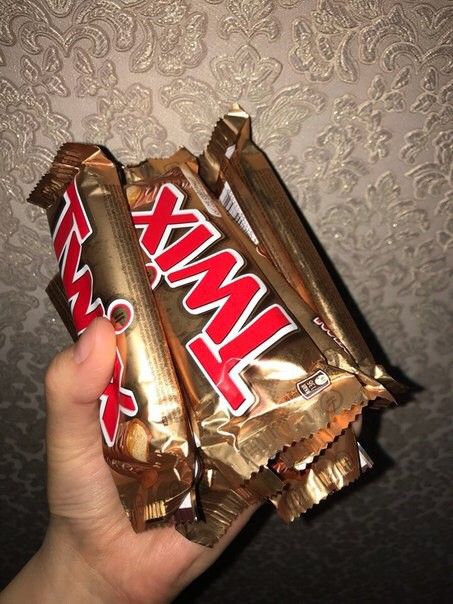 Twix Aesthetic, Twix Chocolate, Chocolate Aesthetic, Galaxy Chocolate, Twix Bar, Stationery Obsession, Birthday Wishes Cake, Hungry Hippos, Yummy Ice Cream