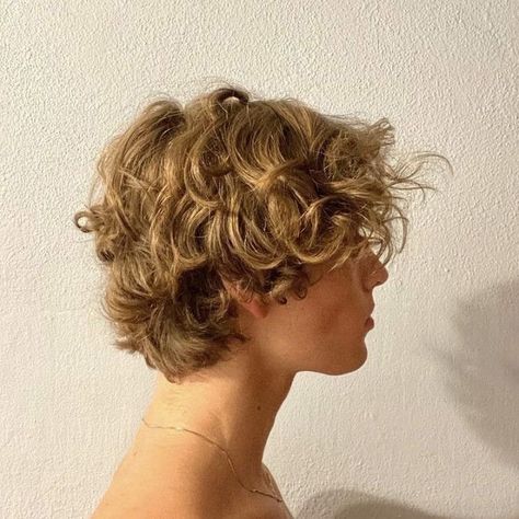 Surfer Hair, Blonde Hair Boy, Men Haircut Curly Hair, Wavy Hair Men, Blonde Curly Hair, Boys With Curly Hair, Blonde Guys, Curly Hair Men, Curly Hair Cuts