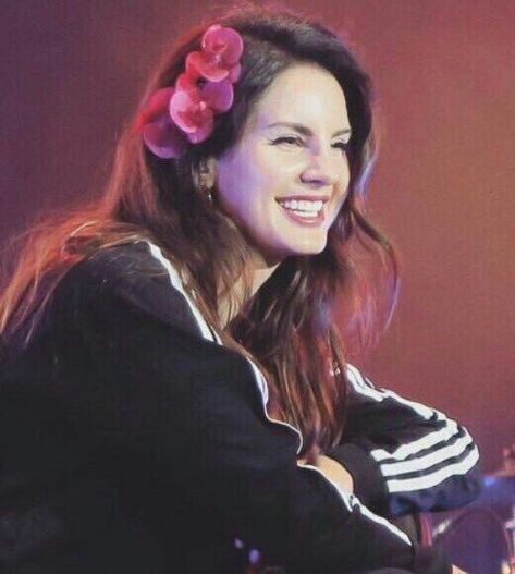 lana being cute Lana Pfp, Lana Del Rey Love, Lana Rey, Elizabeth Grant, Brooklyn Baby, Lana Del Ray, Living Legends, Justin Timberlake, Music Concert