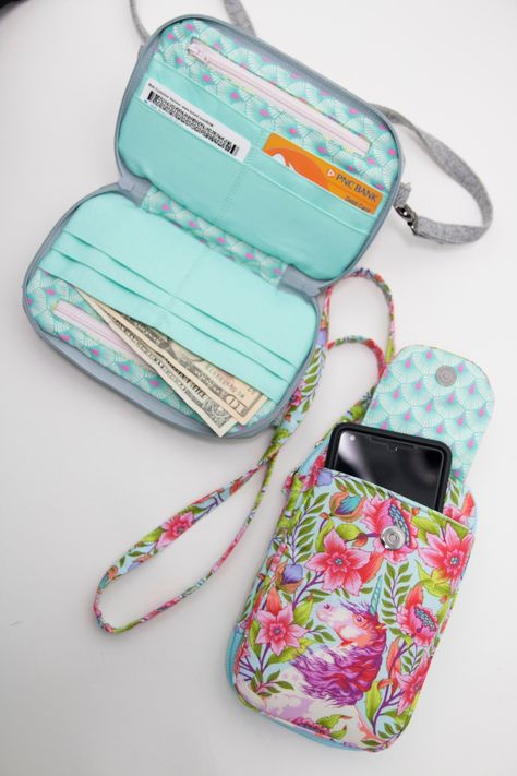 Wallet Sewing Pattern, Sew Wallet, Sew Bags, Sew Sweetness, Bags Diy, Project Bags, Fabric Wallet, Cell Phone Bag, Cell Phone Wallet