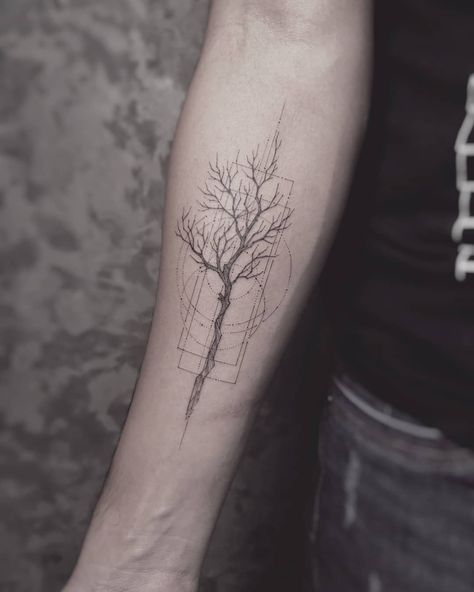 William Marin on Instagram: “A Black Tree.” Realistic Tree Tattoo, Animal Tattoo Ideas, Tattoo People, Black Tree, Cartoon Tattoos, Tree Tattoo, Animal Tattoos, Maple Leaf Tattoo, Realism