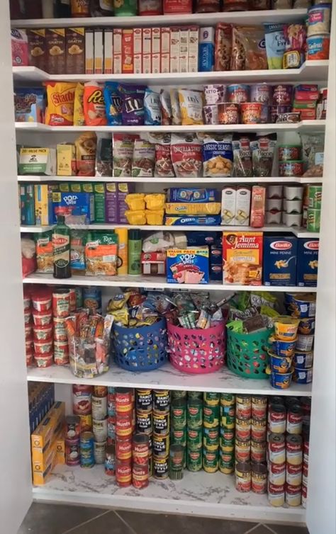 Small Pantry Storage Ideas, Small Pantry Storage, Diy Small Pantry, Snack Closet, Small Pantry Organization Ideas, Pantry Storage Ideas, Snack Station, Food And Snacks, Snack Organizer