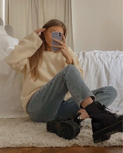 Mom Jeans Winter Outfits, Cosy Winter Outfits, Doc Martens Outfits, Jumper And Jeans, Dr Martens Outfit, Jeans Winter, Doc Martens Outfit, Outfits Cold, Cosy Outfit