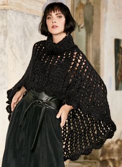 Macrame Fashion, Outfit Wishlist, Poncho Outfit, Lace Poncho, Alpaca Poncho, Crochet Cape, Crochet Poncho Free Pattern, Knitting Fashion, شال كروشيه