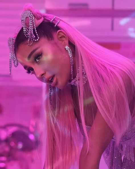 Ariana Grande 7 Rings, Out Of Breath, My Moon And Stars, Ariana Grande Album, Thank U Next, Ariana Grande Cute, Ariana Grande Photos, Dangerous Woman, 7 Rings