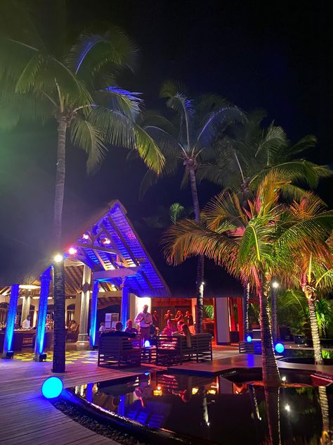 #mauritius #summer #night #aesthetic #cocktails #bar Mauritius Aesthetic, Summer Night Aesthetic, Aesthetic Cocktails, Finns Beach Club, Mauritius Holiday, Camera Dump, Port Louis, Tropical Holiday, Cocktails Bar