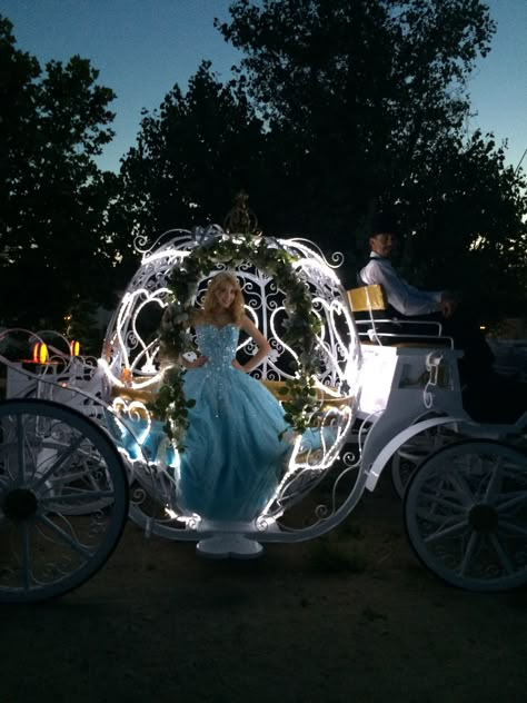 Horse And Carriage Prom, Cinderella Homecoming Theme, Disney Themed Quinceanera, Cinderella Aesthetic Wedding, Cinderella Themed Quinceanera, Light Blue Quinceanera Ideas, Blue Quinceanera Ideas, Quinceanera Waltz, Sweet 16 Cinderella Theme