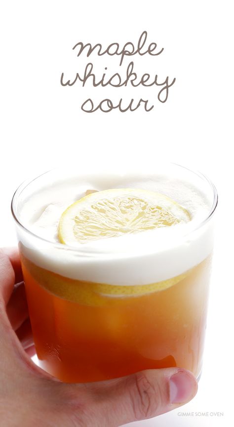 Maple Whiskey Sour -- naturally sweetened, and so refreshing! | gimmesomeoven.com Maple Whiskey Sour, Resep Koktail, Whiskey Sour Recipe, Maple Whiskey, Whisky Cocktails, Bourbon Drinks, Gimme Some Oven, Whiskey Sour, Whiskey Drinks