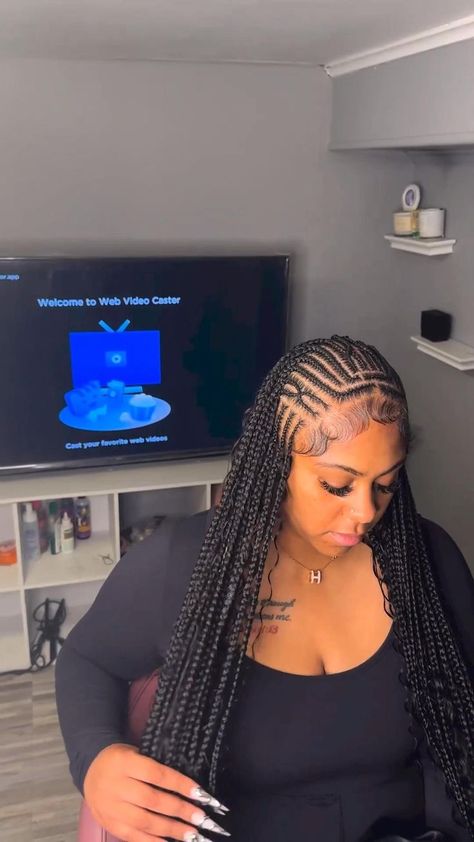 Feed In Braids Cornrows With Knotless In The Back, French Braid Designs Black Hair, New Hairstyles For 2023 Braids, Trible Braids Knotless, Filani Braids For Black Women, Funali Braids With Color, Cornrow Top Box Braids Back, Scalp Braid Hairstyles For Black Women, Trabial Braid