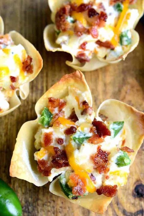 Jalapeno Popper Wonton Cups - Lemon Tree Dwelling Wonton Cups Appetizers, Easy Tailgate Food, Jalapeno Wonton Poppers, Cake Monkey, Crispy Wonton, Wonton Cups, Muffin Cup, Cheese Cheddar, Jalapeño Poppers