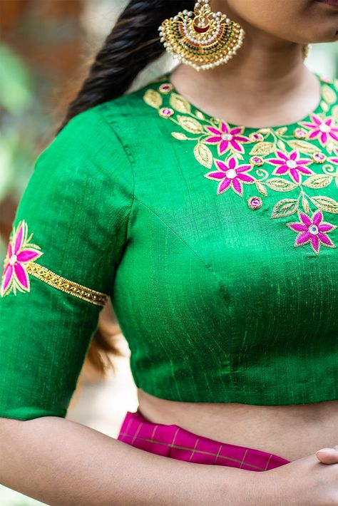 Hand Embroidery On Neck, Plain Blouse Designs, Designer Blouses Online, House Of Blouse, Hand Embroidered Blouse, New Saree Blouse Designs, Pink Thread, Saree Blouse Patterns, Ladies Blouse Designs