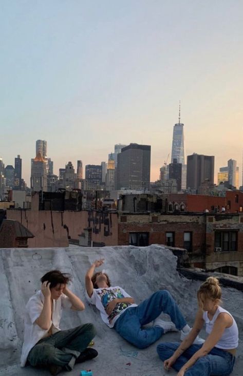 Nyc Autumn, City Life Aesthetic, Rooftop Photoshoot, Nyc Rooftop, Global City, Nyc Aesthetic, New York Aesthetic, City That Never Sleeps, Youth Culture