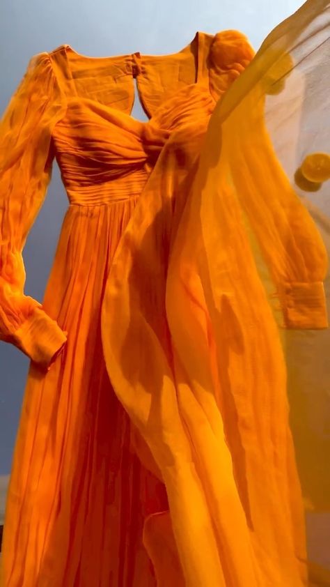 Anarkali Dress Chiffon, Chiffon Anarkali Suits, Daily Indian Outfits, Orange Anarkali Suits, Orange Suits Women Indian, Orange Kurti Design, Orange Salwar Suit, Chiffon Anarkali Dress, Orange Churidar