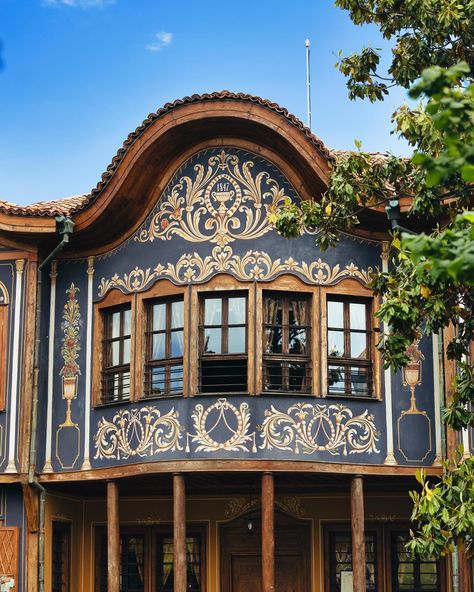 Bulgarian 19th century architecture showcased with the building of the Ethnographic museum in Plovdiv, built in 1847. Balkan Architecture, 19th Century Architecture, Bulgarian Architecture, Bulgarian Culture, Architecture Set, Building Ideas, City Architecture, The Building, Dracula