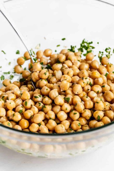 Marinated Chickpeas Recipe, Marinated Chickpeas, Chia Recipes, Savory Foods, Dry Chickpeas, Vegan Side Dishes, Vegan Sides, Chickpea Recipes, No Calorie Foods