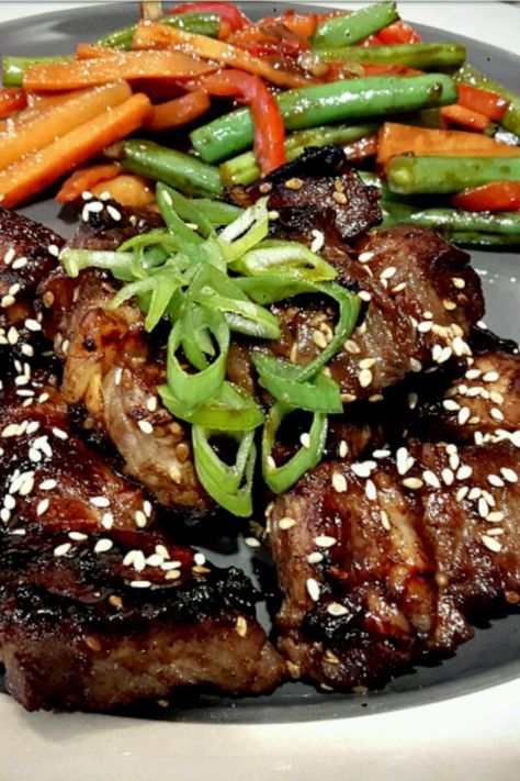 Awesome Korean Steak | "This was absolutely awesome! The marinade is just wonderful as is. I wouldn't change a thing." #dinnerideas #dinnerrecipes #familydinnerideas #supper #supperideas Steak Recipe Ideas, Kalbi Recipe, Korean Bbq Short Ribs, Korean Steak, Grilled Beef Short Ribs, Makanan Cepat Saji, Korean Bbq Beef, Bbq Short Ribs, Recipe Korean