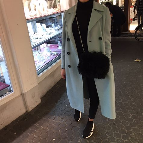 5,889 Likes, 64 Comments -  (@fel._) on Instagram Sock Sneakers Outfit Women, Balenciaga Trainers Outfit, Sock Sneakers Outfit, Balenciaga Sneakers Outfit, Balenciaga Outfits, Balenciaga Outfit, Balenciaga Coat, Trainers Outfit, Sneaker Outfits Women