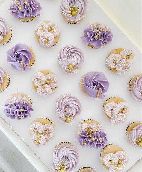 Purple Cupcake Decorating Ideas, Bridal Shower Cupcakes Purple, Shades Of Purple Cupcakes, Purple Dessert Cups, Bridal Shower Cake Purple, Pastel Purple Cupcakes, Purple Frosting Cupcakes, Purple Gold Cupcakes, Purple Desserts Ideas