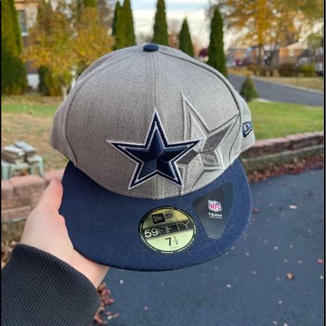 New Hat Never Worn!!! Dallas Cowboys New Era 59fifty Fitted Hat - Gray/Navy Size: Men’s 7 1/2 (59.6 Cm) Let The Dallas Cowboys Graphics Do All The Talking When You Rock This New Era Hat Cowboys Hat, Miami Dolphins Hat, Pittsburgh Steelers Hats, Nfl Caps, Nfl Seahawks, Dallas Cowboys Hats, Atlanta Falcons Football, Viking Hat, Minnesota Vikings Football