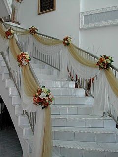 Golden Staircase Wedding design with Flowers Wedding Staircase Decoration, Wedding Stairs, Staircase Decoration, Wedding Staircase, Stairway Decorating, Housewarming Decorations, Church Wedding Decorations, Staircase Decor, Stair Decor