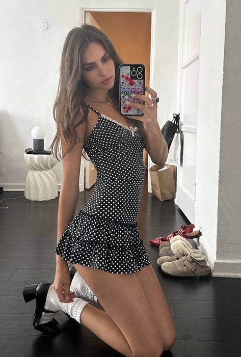 Very Girly Outfits, Unique Outfit Aesthetic, Fit Pics Aesthetic, Aesthetic Outfit Pics, Summer Party Outfit Ideas, Dot Dress Outfit, Party Dress Aesthetic, Traje Cowgirl, Polka Dot Outfit