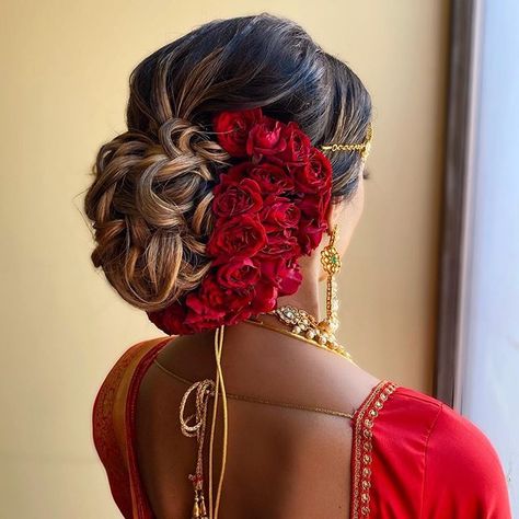 These Brides Show You How To Ace The Flowers Game For A Bridal Bun Indian Party Hairstyles, Rose Hairstyle, Textured Bun, Black Quinceanera, Hairstyle Indian, Rose Bun, Bridal Hairstyle Indian Wedding, Flower Bun, Bride Updo