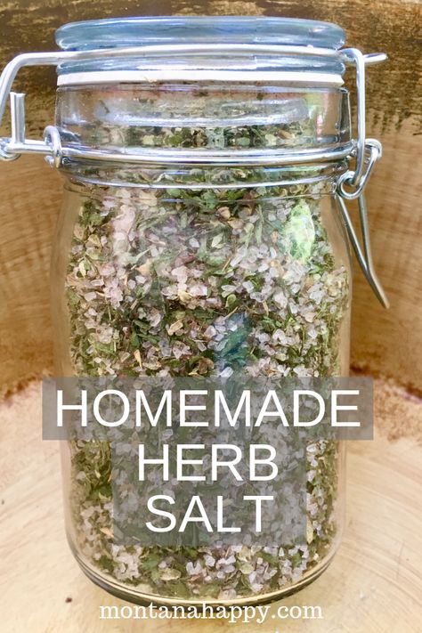 Infused Salt Recipes, Flavored Salts Recipes, Herb Salt Recipe, Herbal Salt, Herb Salt, Infused Salt, Herb Gifts, Edible Eyes, Rustic Recipes