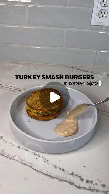 Jay 👩🏾‍🍳 on Instagram: "smashed turkey burger 🤤  this is my first voiceover and video y’all so chill on me 🤣   #foodie #turkeyburger #smashedburger #recipe #fyp" Turkey Smash Burgers, Smash Burgers, Turkey Burger Recipes, Burger Sauce, Turkey Burger, Smash Burger, Dinner At Home, Turkey Burgers, Burger Recipes